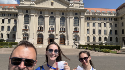 A fotón balról jobbra: dr. Szőcs Andor, Csorba Éva Anna és Gricza Kamilla